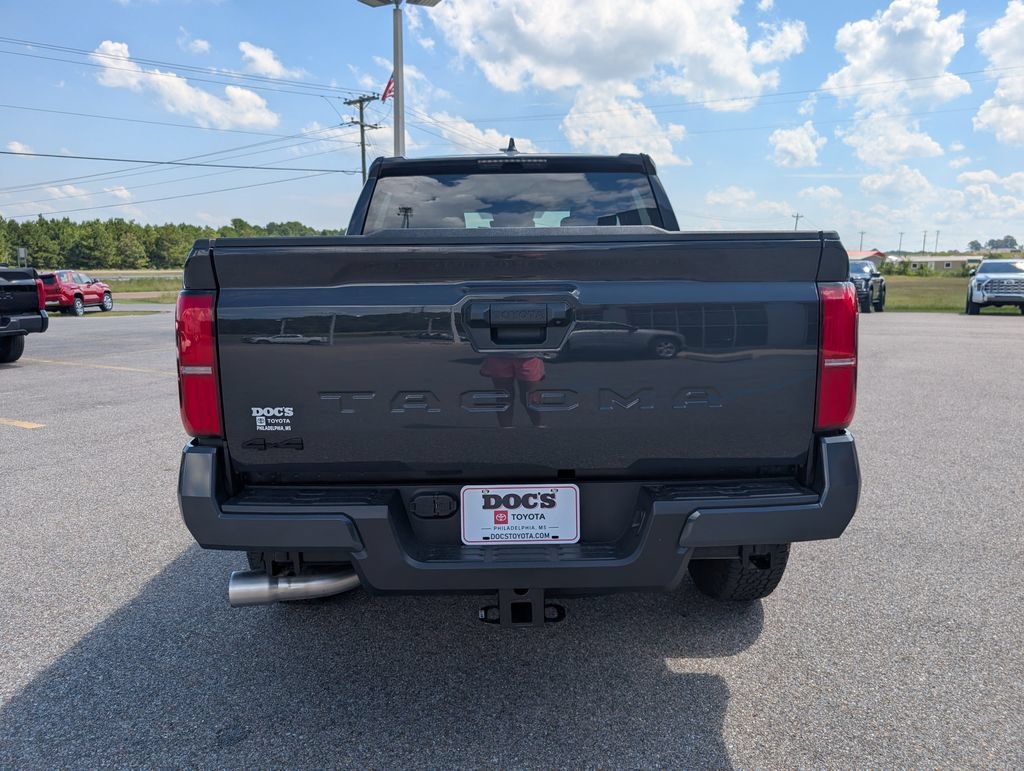 Used 2025 Toyota Tacoma TRD Off-Road AWD/4WD image 4