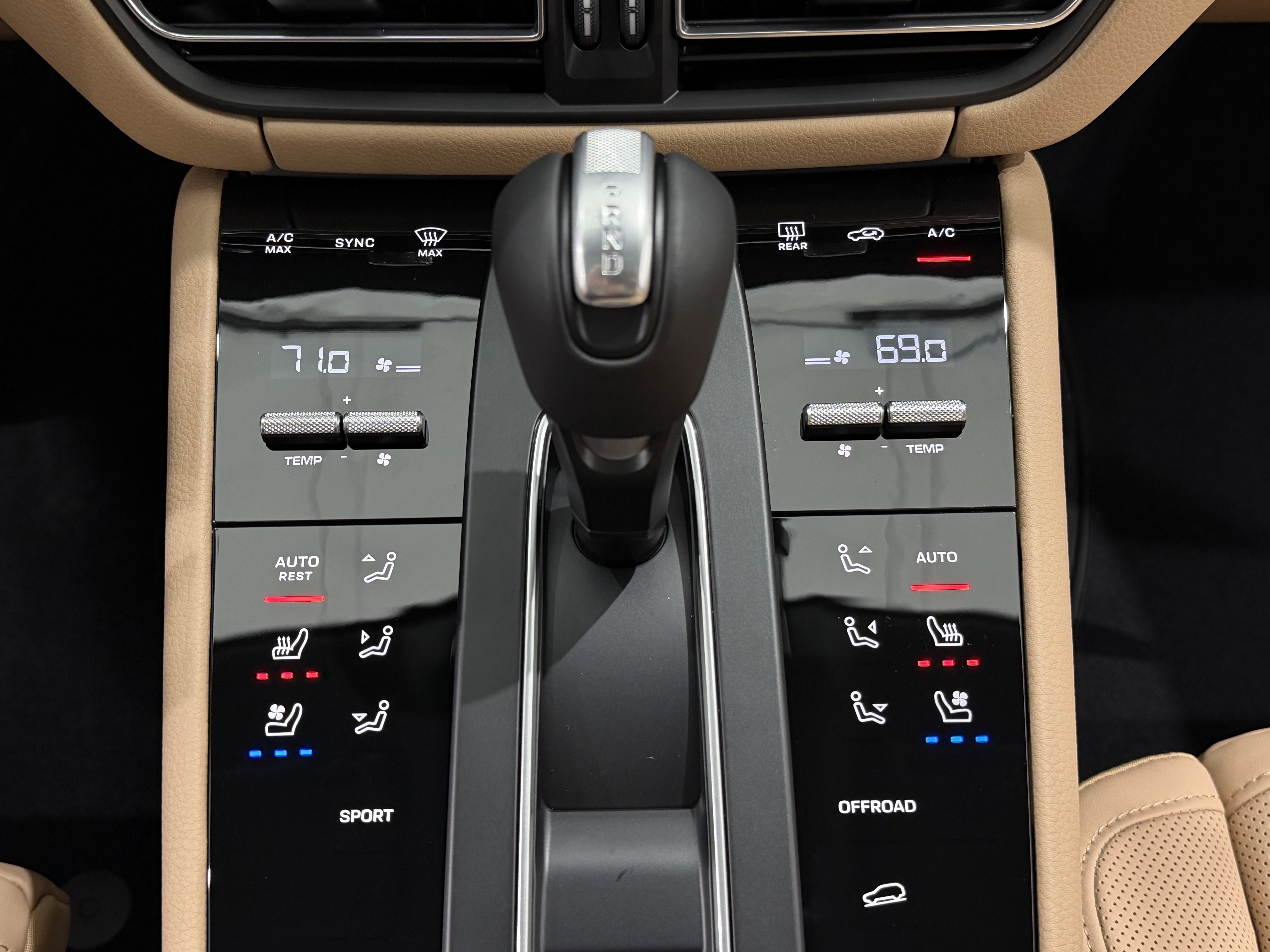 New 2026 Porsche Macan image 40