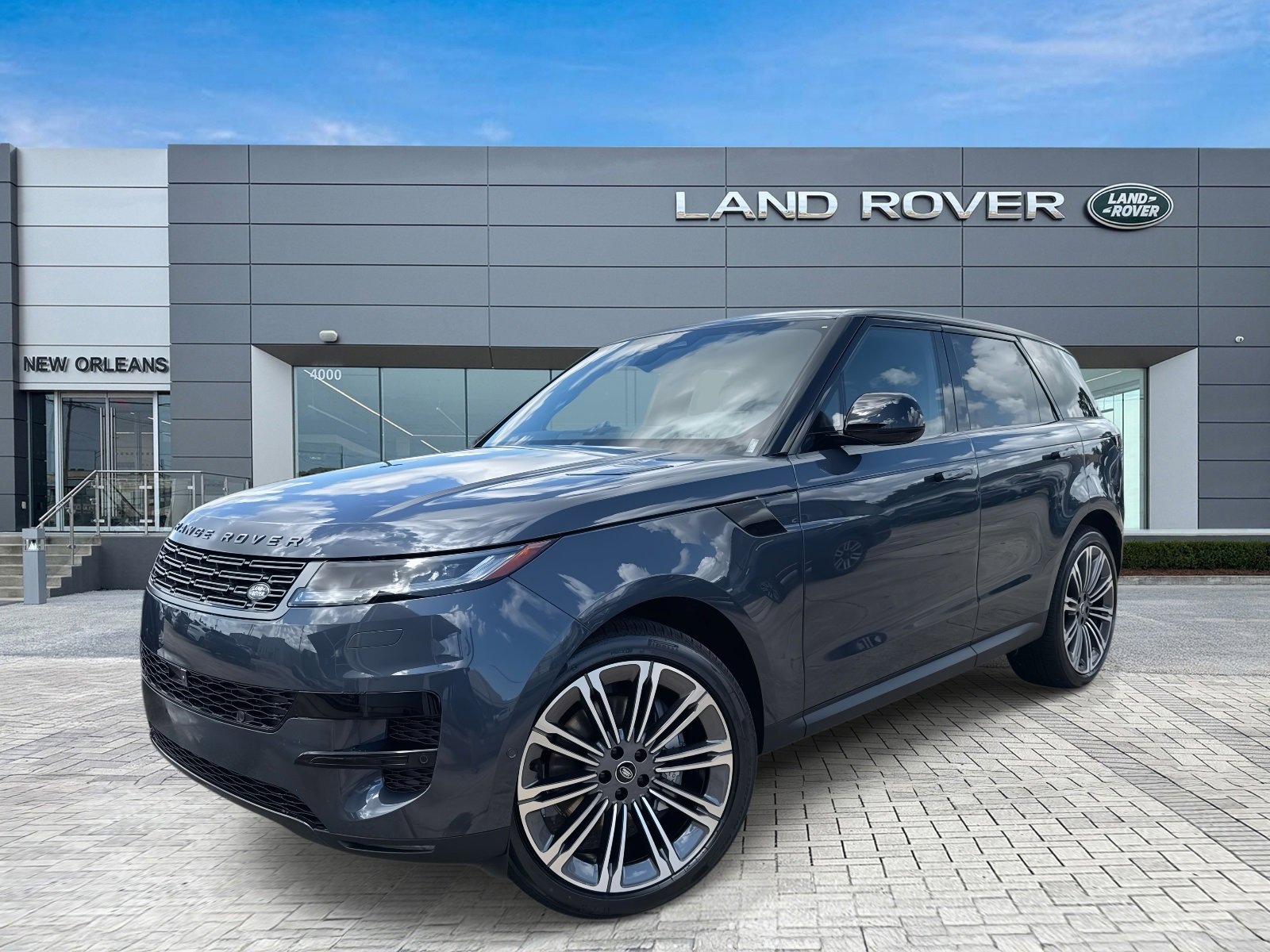 New 2025 Land Rover Range Rover Sport SE