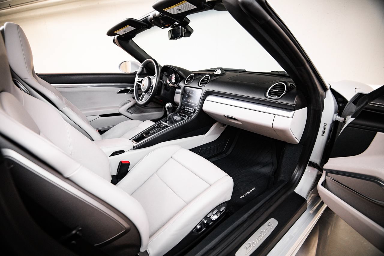 Certified 2024 Porsche 718 Boxster S RWD image 27