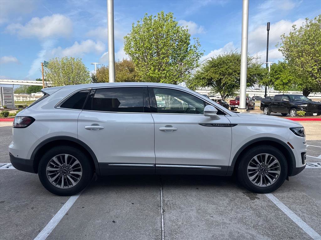 Used 2019 Lincoln Nautilus Select image 8