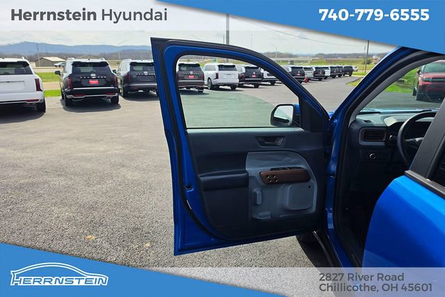 Used 2022 Ford Maverick Lariat w/ Lariat Luxury Package image 13