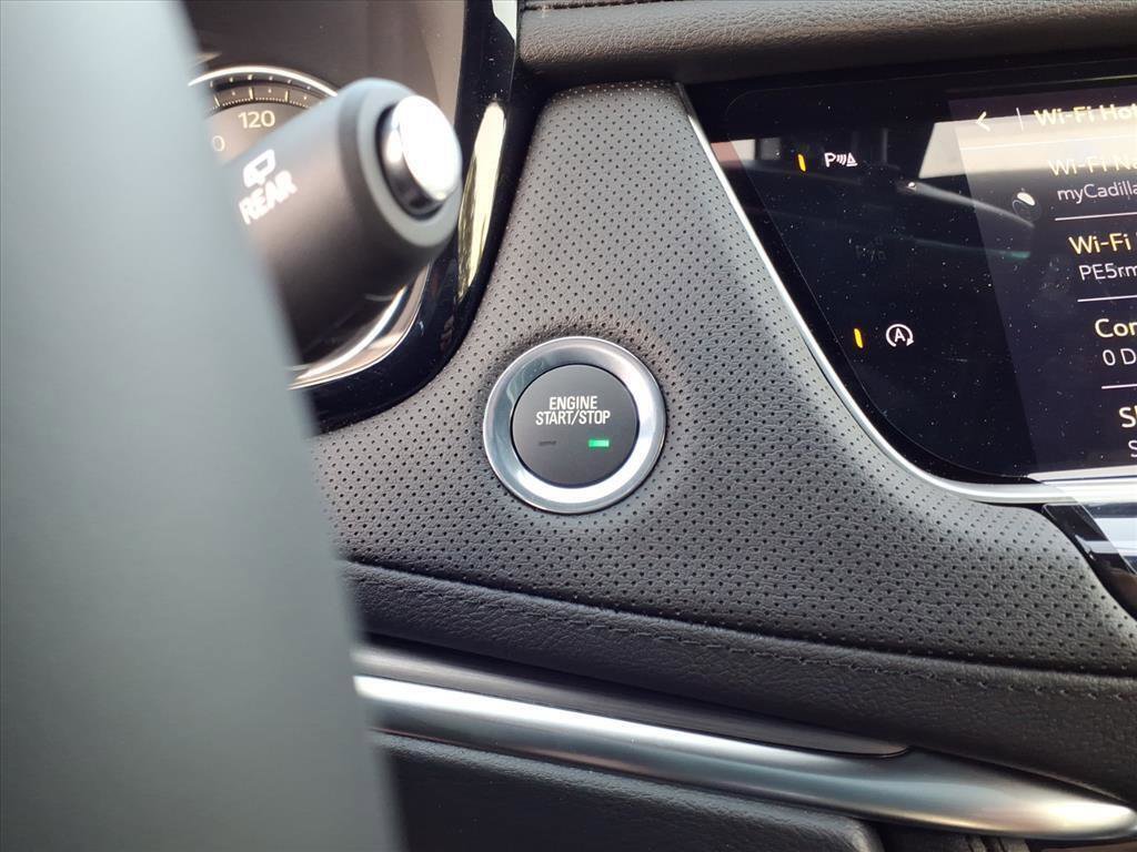 New 2025 Cadillac XT5 Luxury image 16