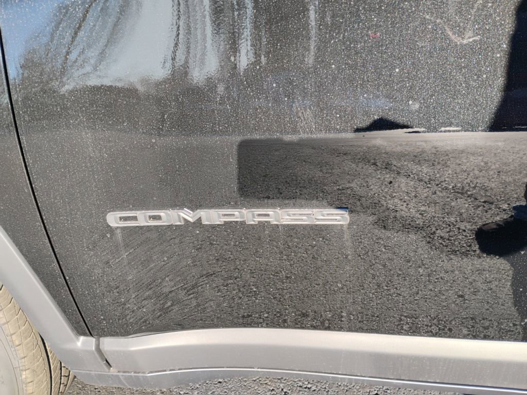 New 2026 Jeep Compass Latitude image 10