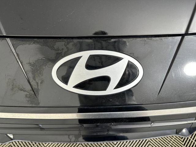 Used 2024 Hyundai Elantra Limited image 9