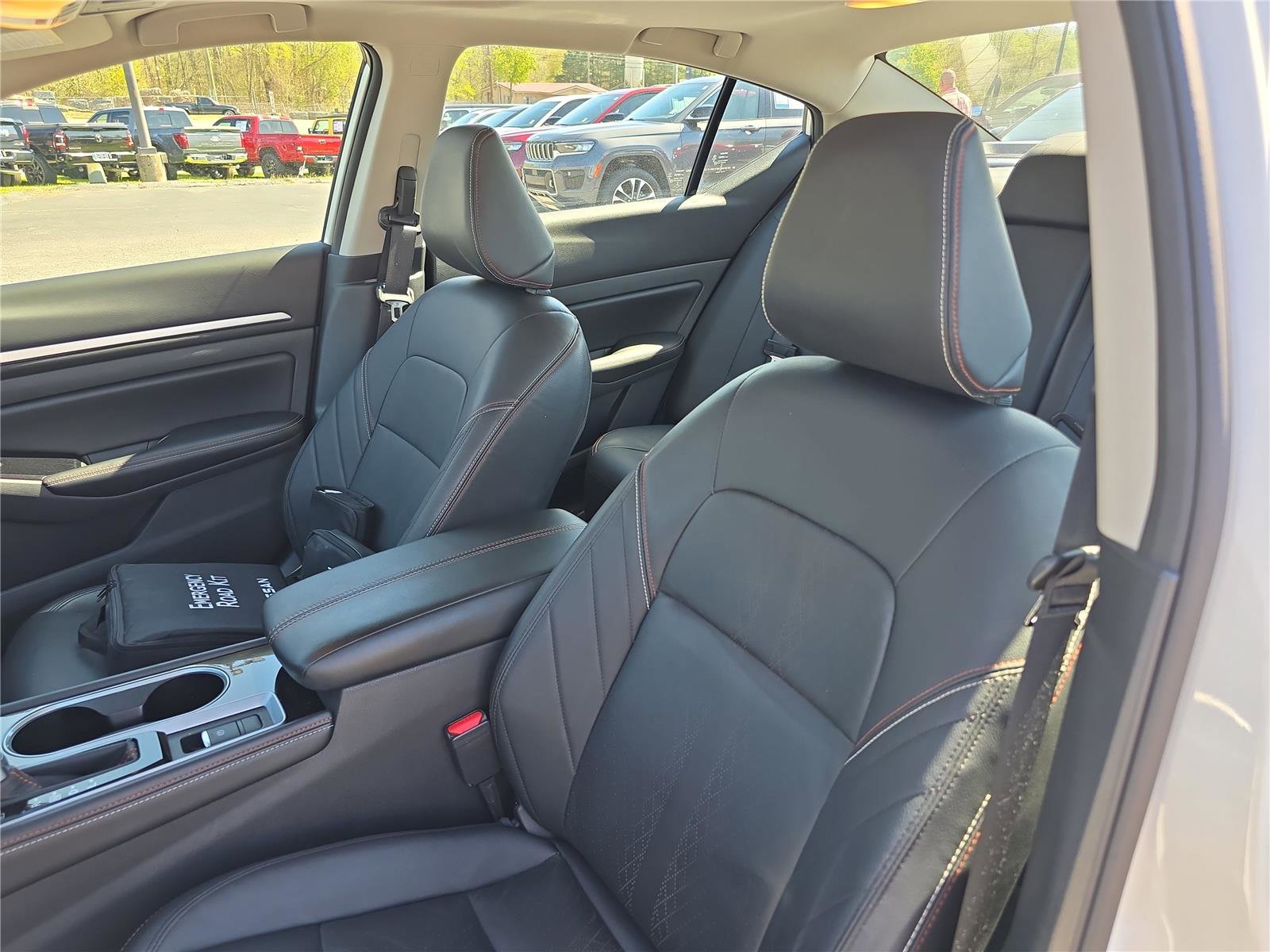 Used 2024 Nissan Altima 2.5 SR w/ SR Premium Package AWD/4WD image 19