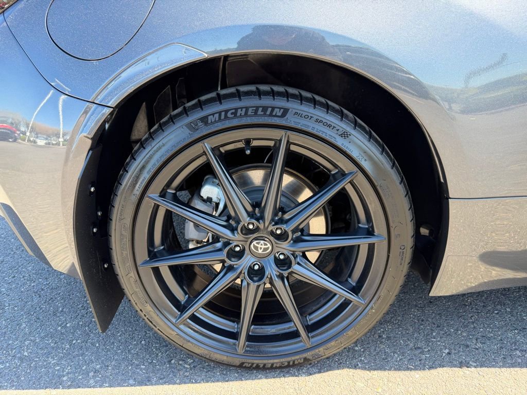 Used 2024 Toyota GR86 Premium RWD image 9