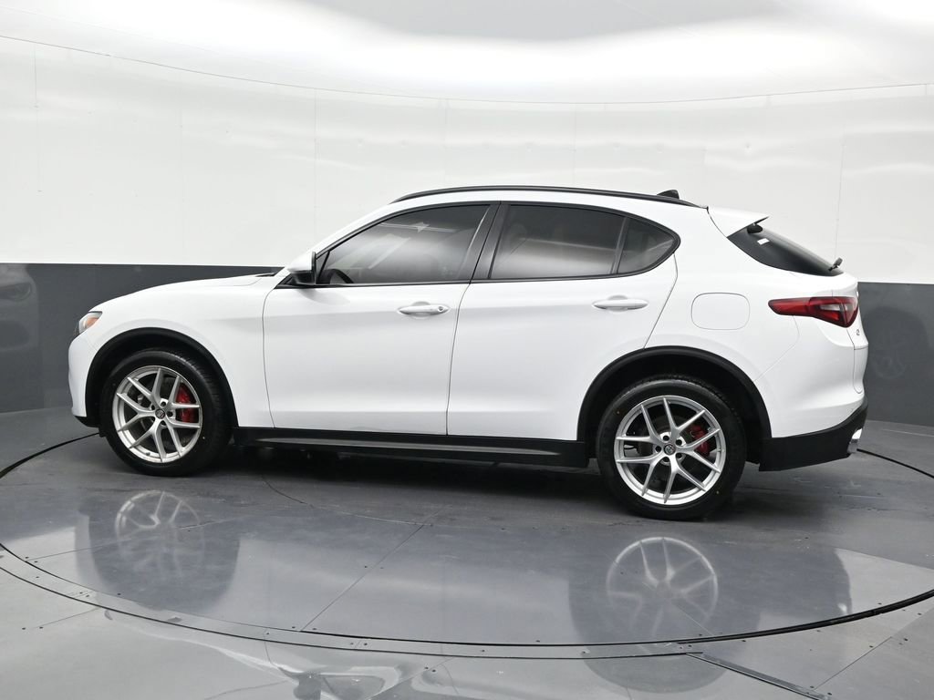 Used 2019 Alfa Romeo Stelvio Ti Sport w/ Quick Order Package 22S Sport image 2