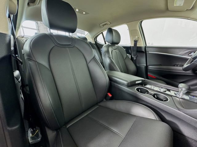 Used 2025 Genesis G70 2.5T image 27