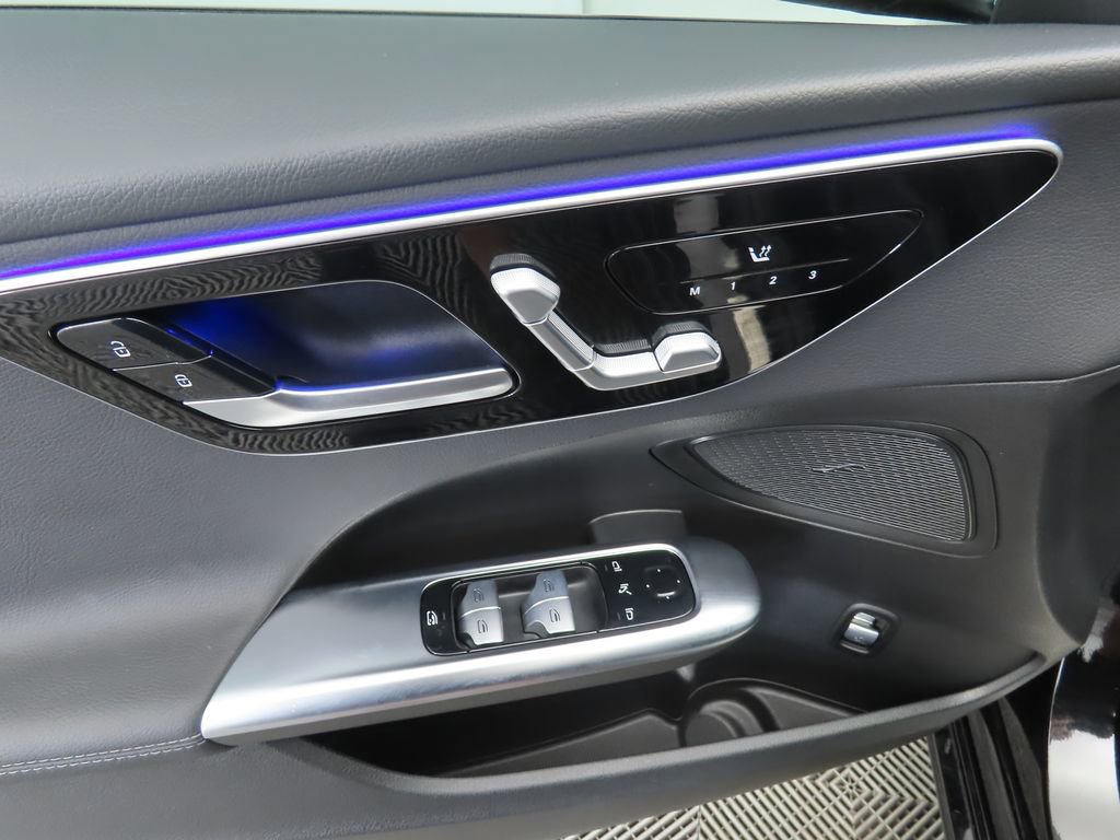 Used 2025 Mercedes-Benz C 300 Sedan image 23