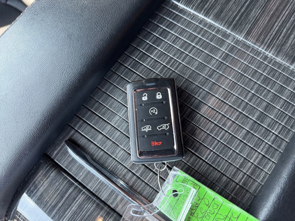 Used 2022 Jeep Wagoneer Series III w/ Flexible Seating Group image 34