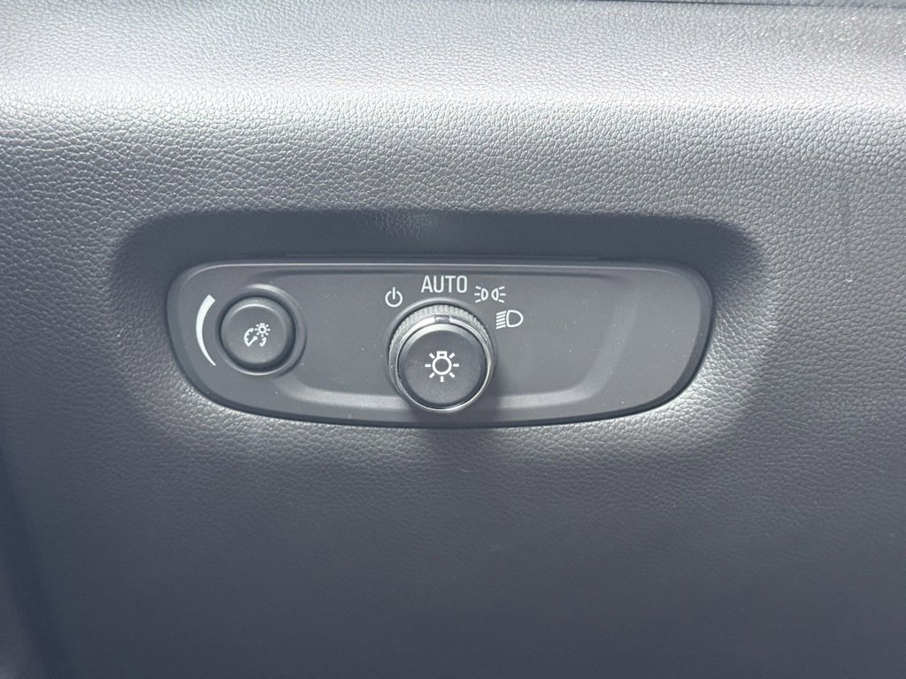 Used 2023 Chevrolet Traverse Premier image 11