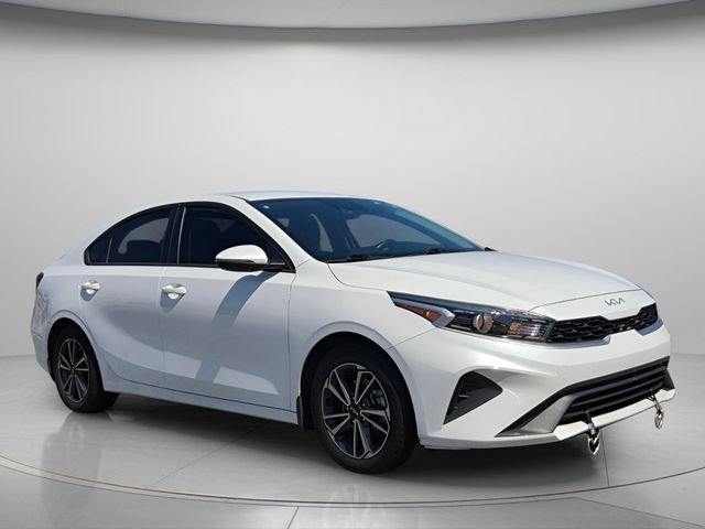 Used 2023 Kia Forte LXS w/ LXS Technology Package FWD image 9