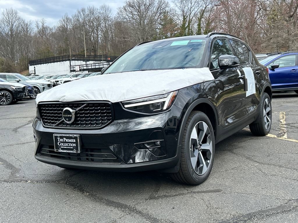 New 2026 Volvo XC40 B5 Plus w/ Climate Package AWD/4WD image 5