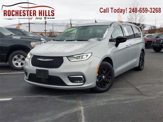 Certified 2024 Chrysler Pacifica Touring-L