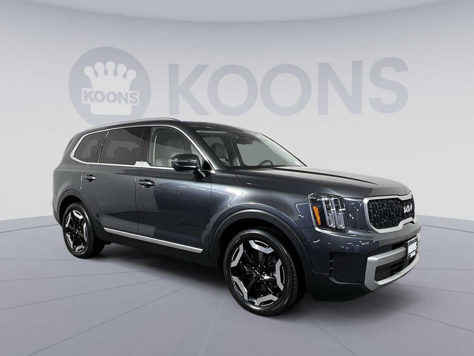 Used 2023 Kia Telluride EX w/ EX Captain's Chair Package FWD image 2