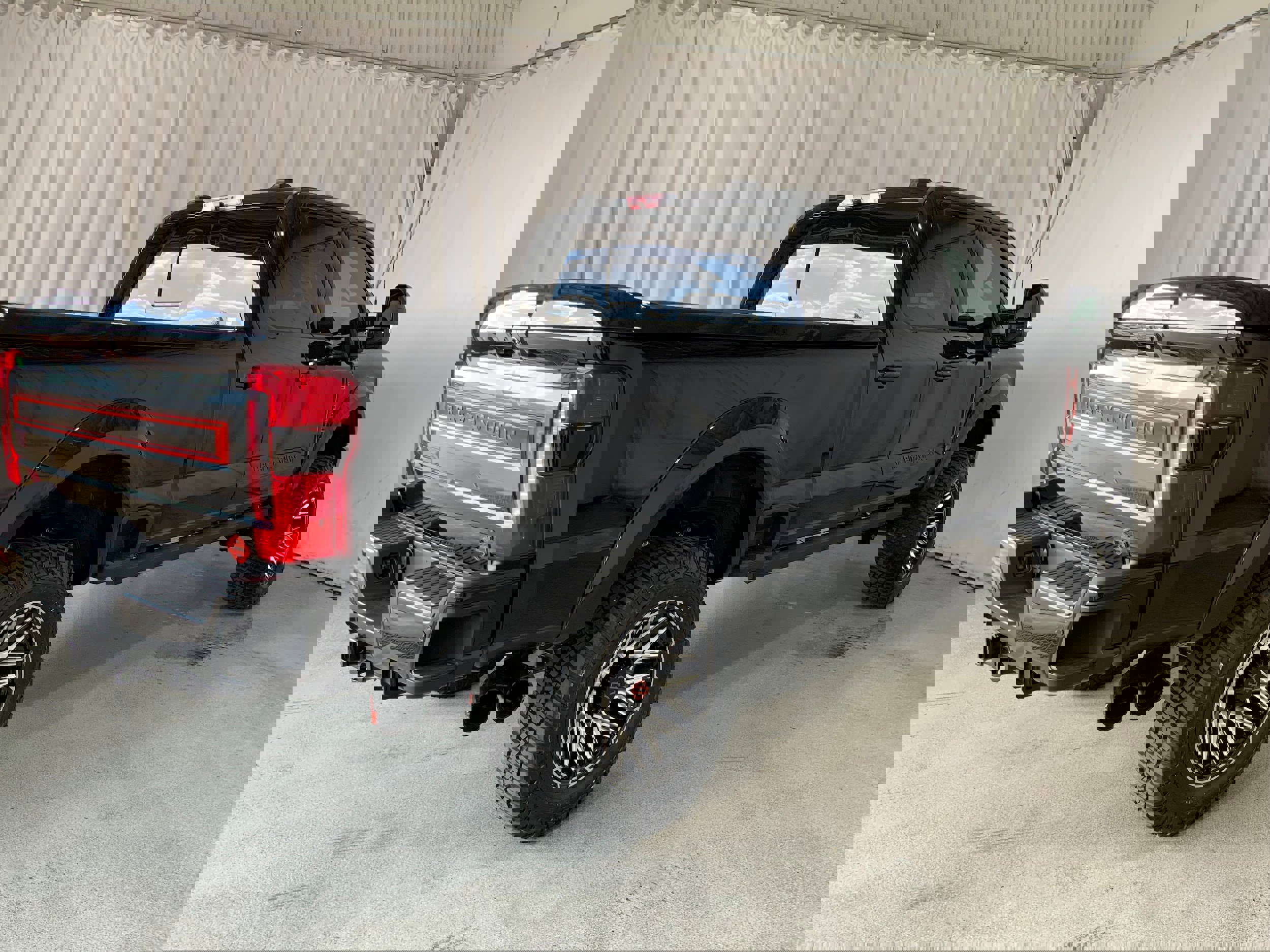 New 2026 Ford F250 Lariat w/ Black Appearance Package image 4