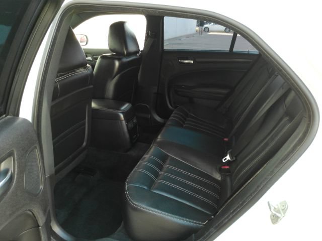 Used 2015 Chrysler 300 S AWD/4WD image 16