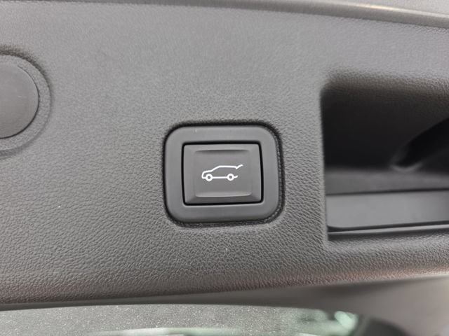 Used 2023 Chevrolet Equinox RS FWD image 35