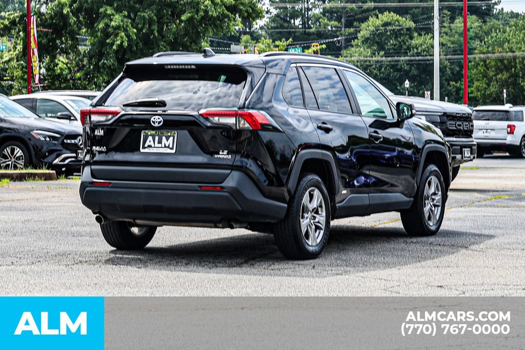 Used 2024 Toyota RAV4 LE AWD/4WD image 5