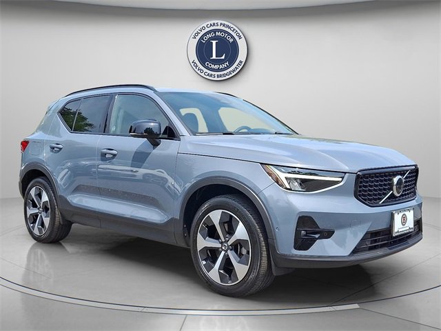 Certified 2023 Volvo XC40 B5 Ultimate w/ Climate Package