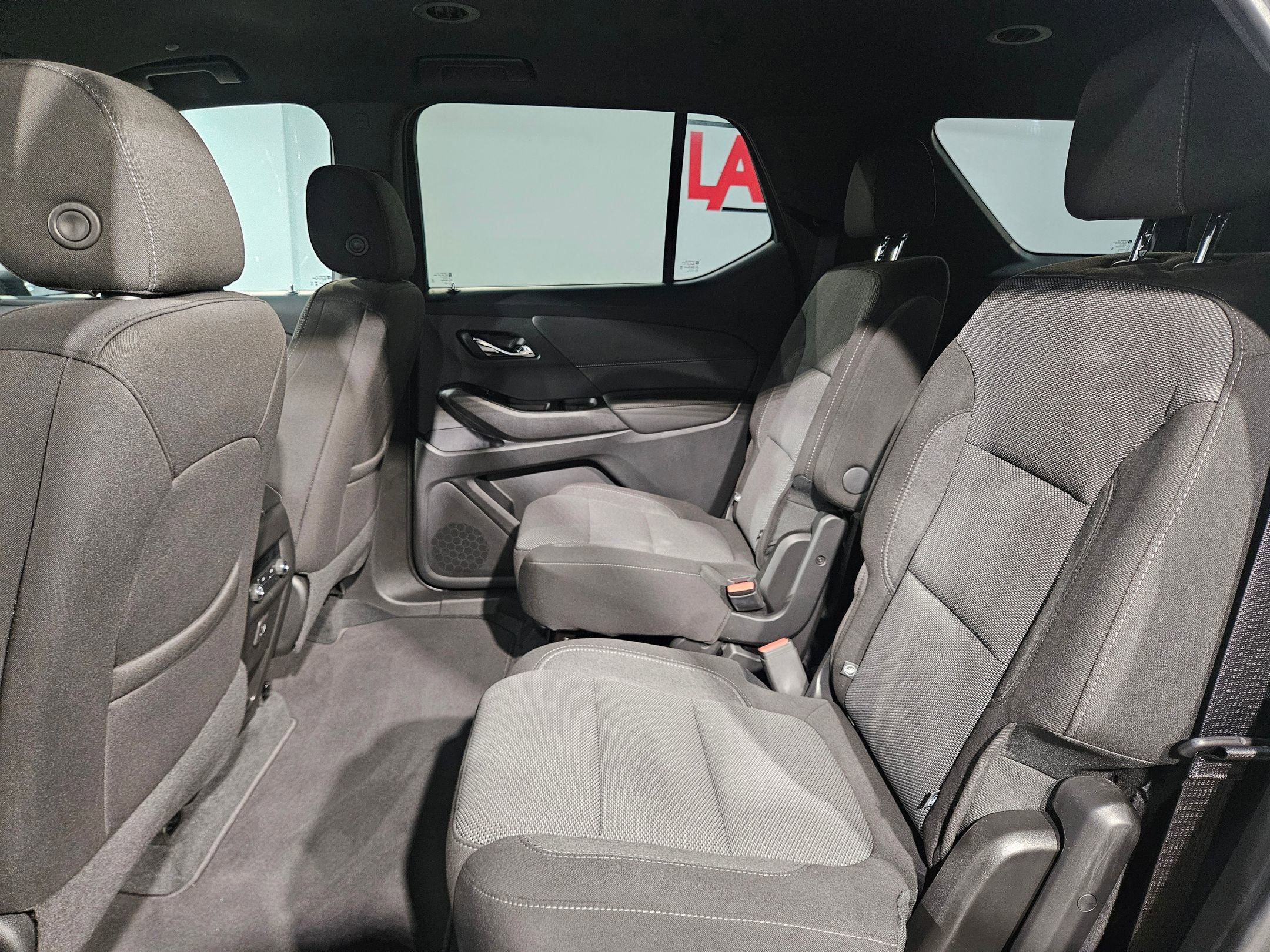 Used 2023 Chevrolet Traverse LT image 35