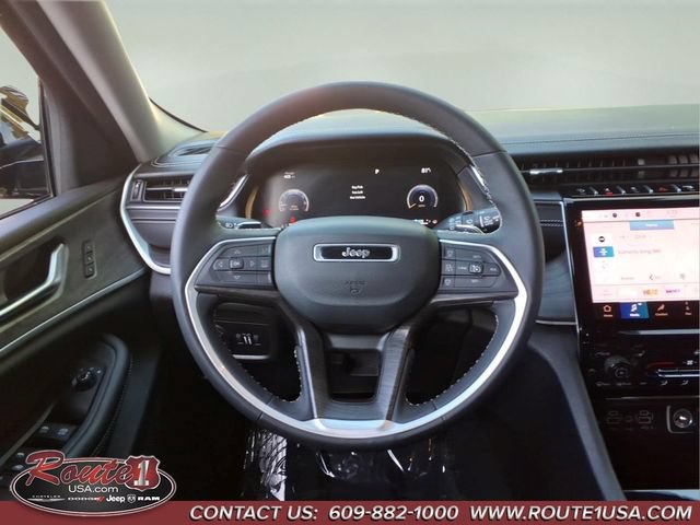 Used 2023 Jeep Grand Cherokee Limited AWD/4WD image 26