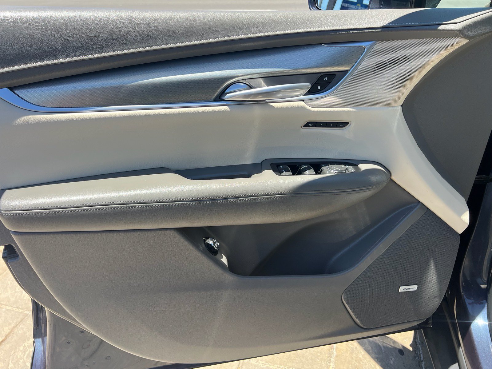 Used 2018 Cadillac XT5 Luxury w/ Driver Awareness Package AWD/4WD image 14
