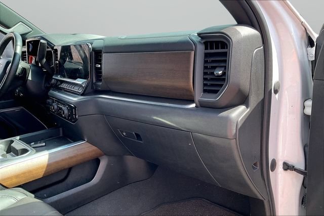Certified 2024 Chevrolet Silverado 2500 High Country w/ High Country Premium Package AWD/4WD image 16
