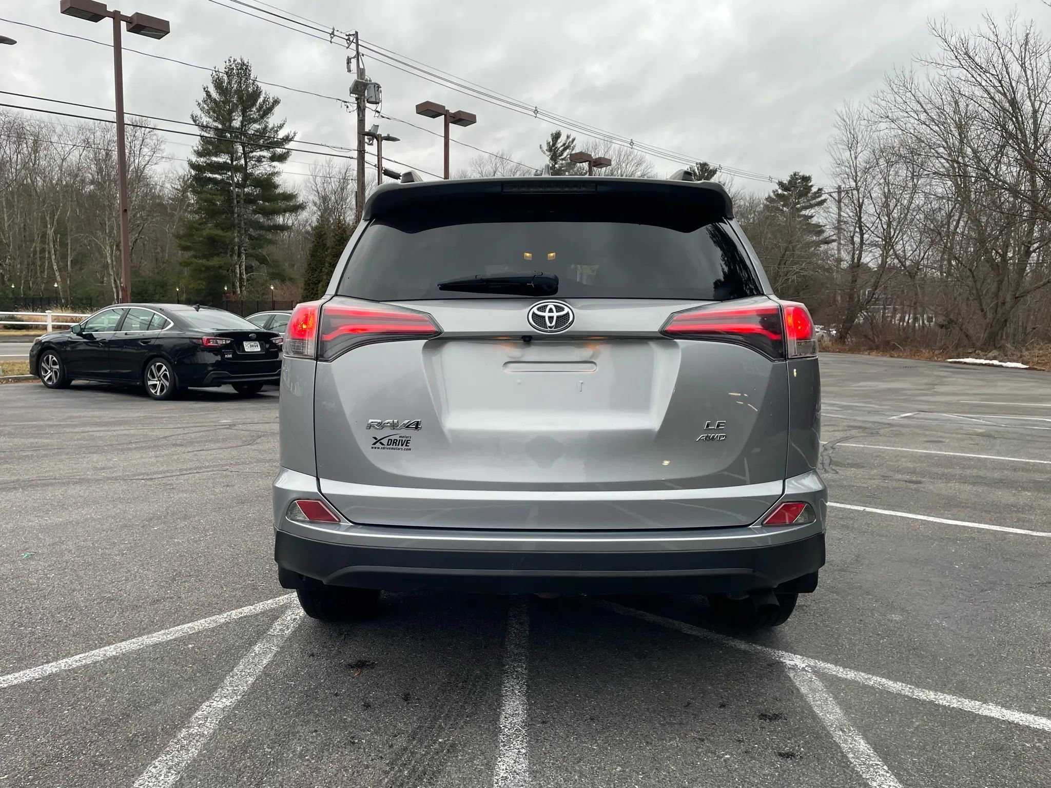 Used 2018 Toyota RAV4 LE w/ Carpet Mat Package image 10