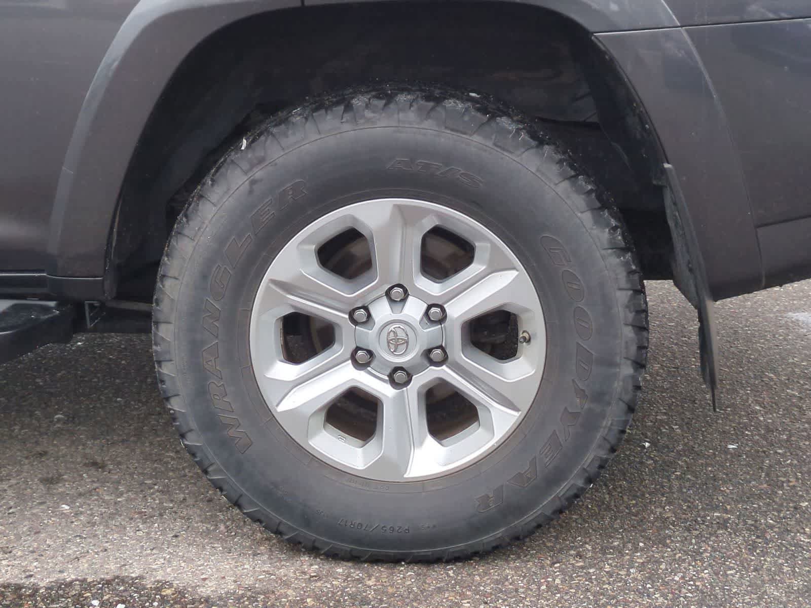 Used 2014 Toyota 4Runner SR5 AWD/4WD image 13