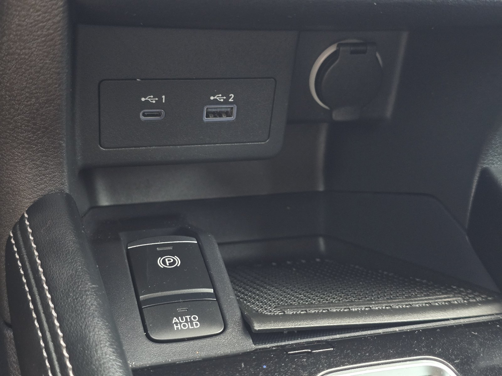 Certified 2024 Nissan Kicks SV FWD image 21