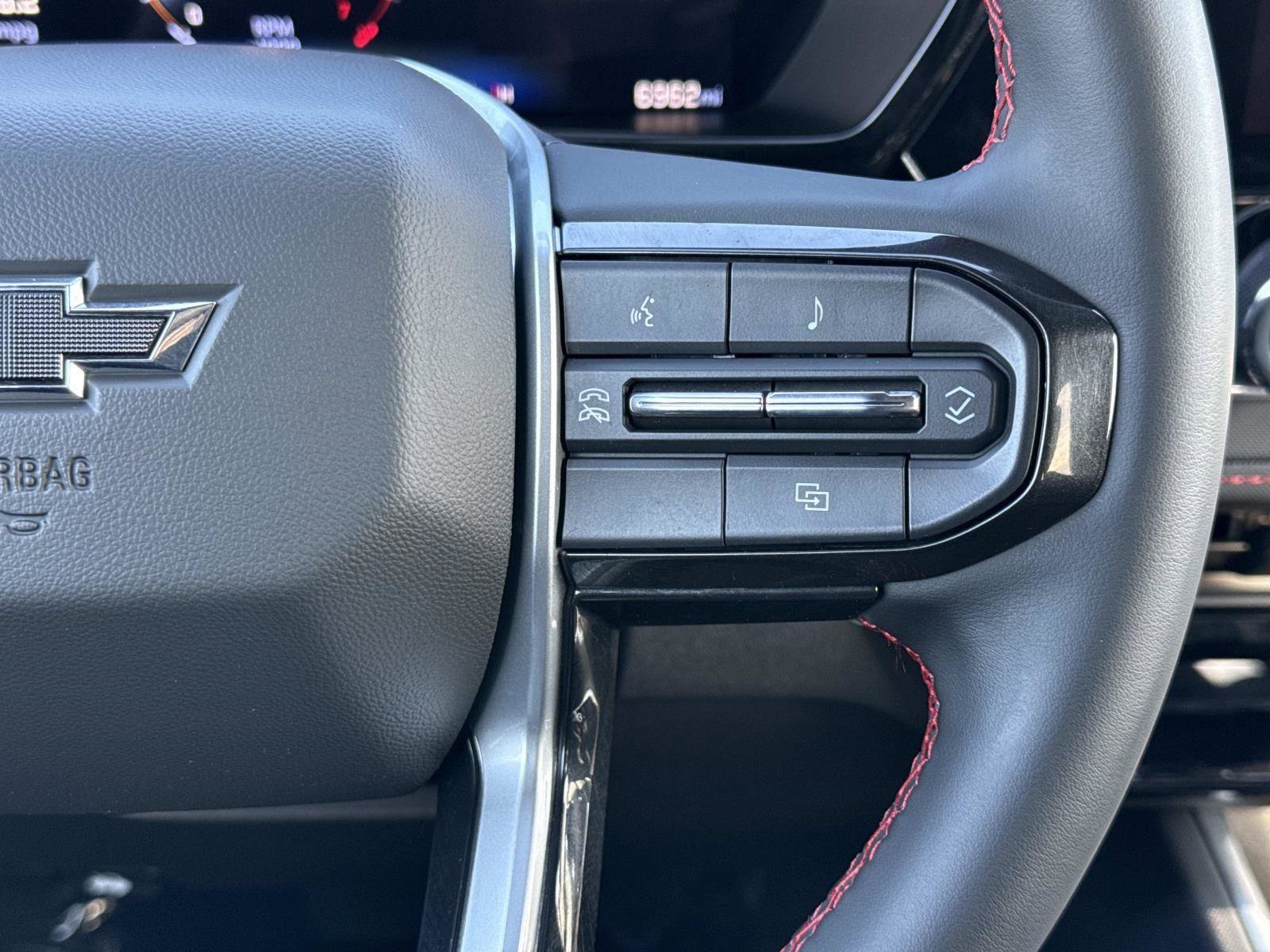 Used 2024 Chevrolet Colorado Z71 w/ Z71 Convenience Package 2 image 7