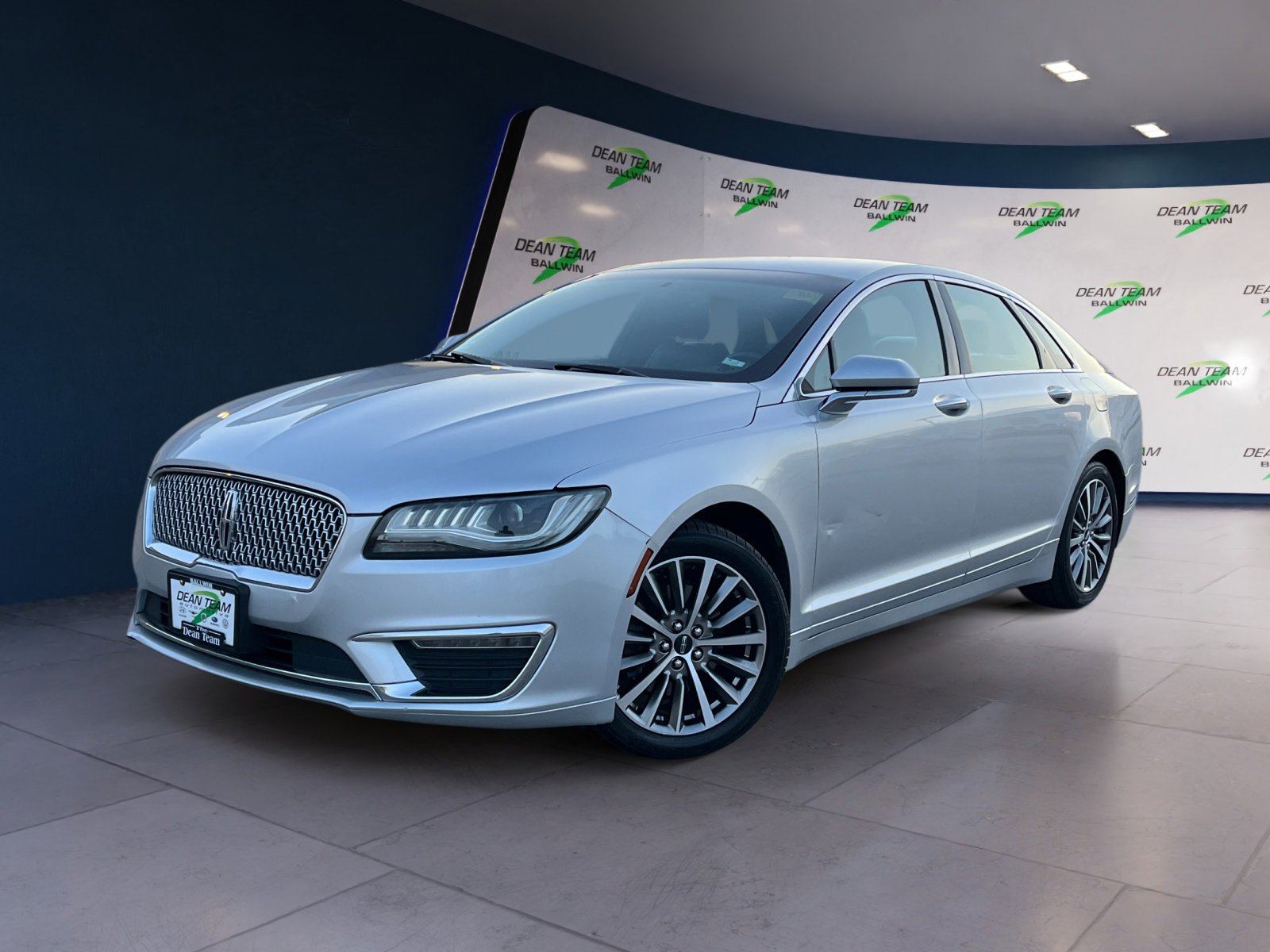 Used 2017 Lincoln MKZ Premiere image 3
