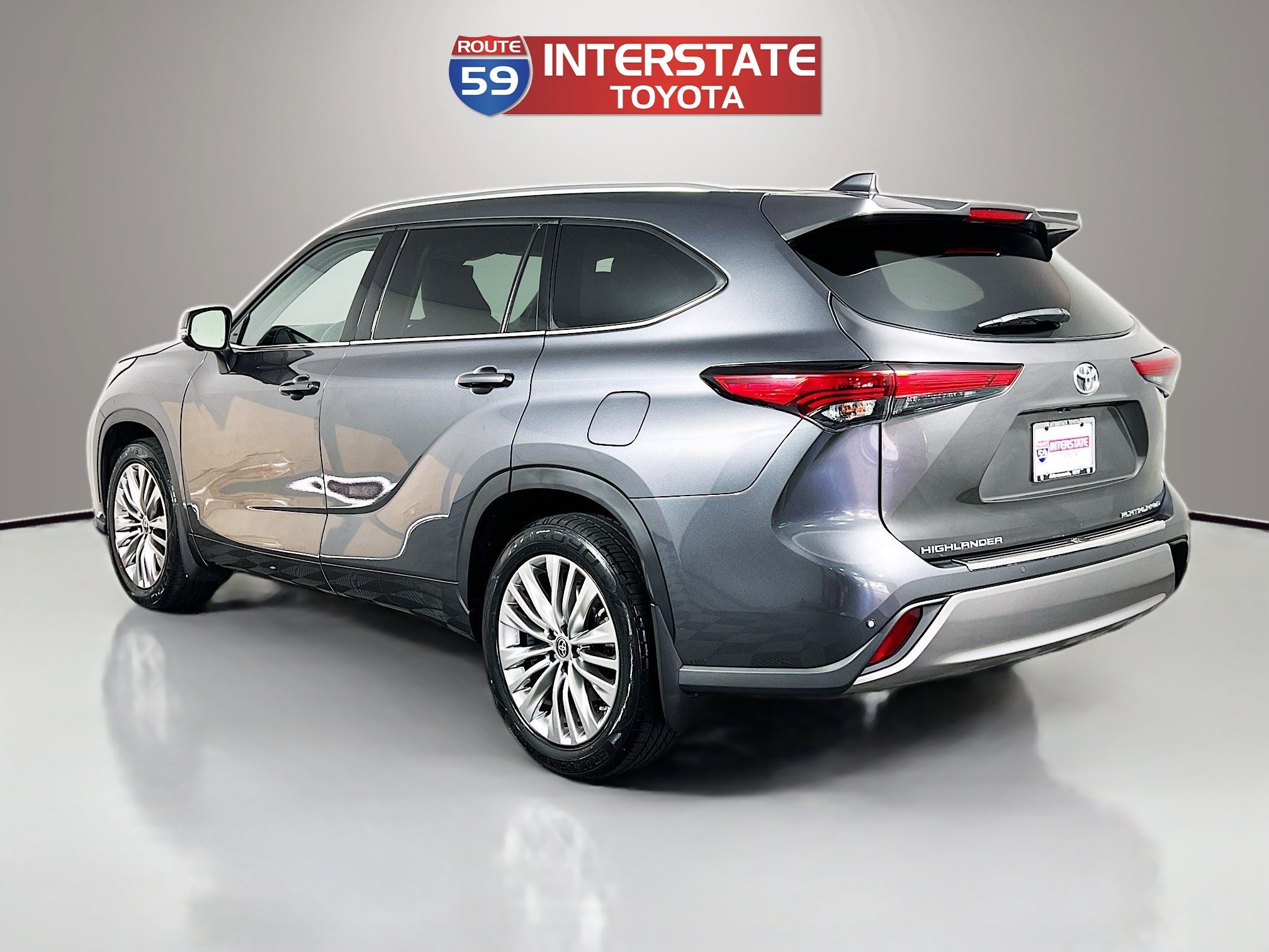 Certified 2023 Toyota Highlander Platinum AWD/4WD image 5