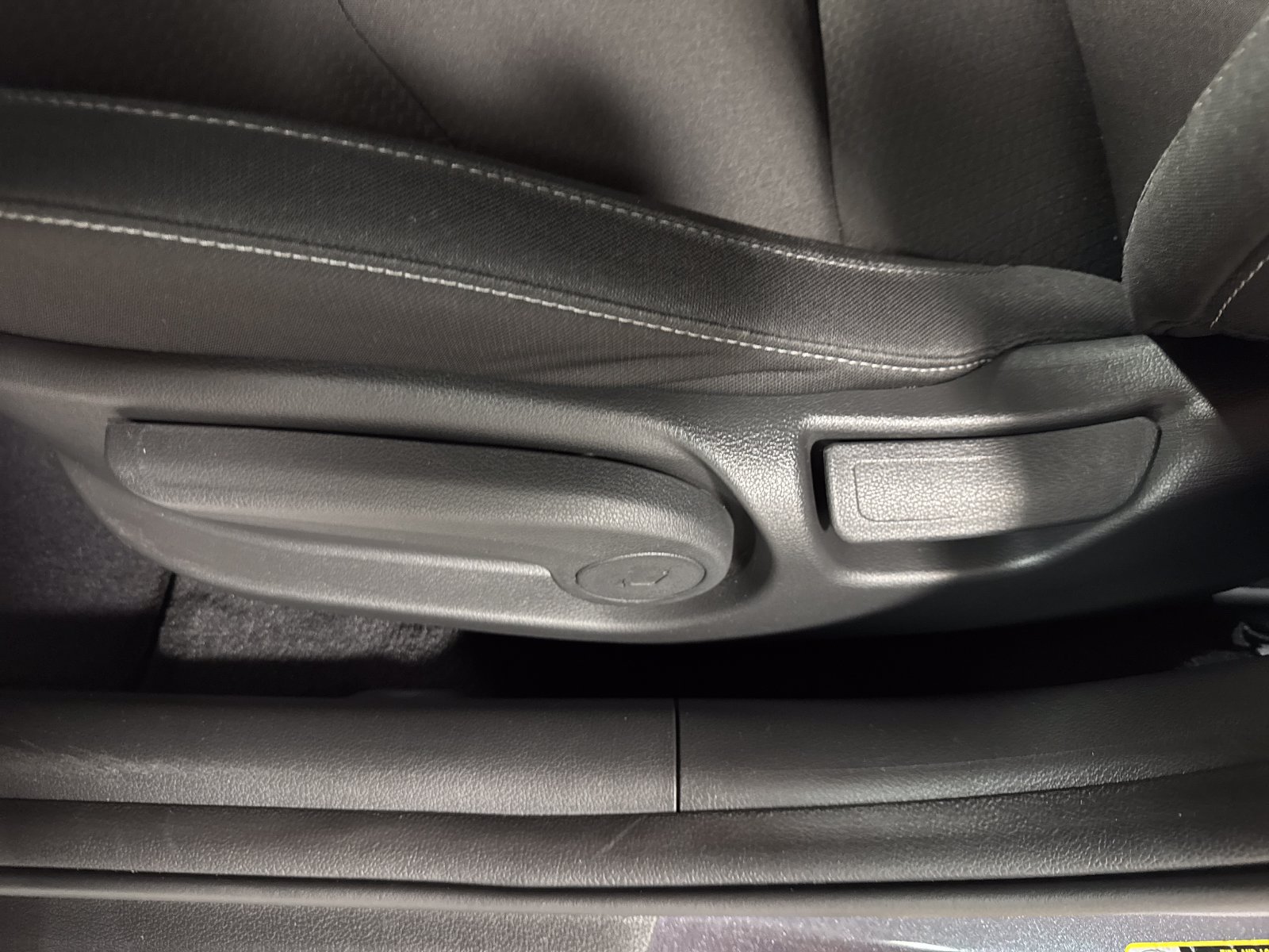 Used 2018 Hyundai Elantra GT FWD image 15