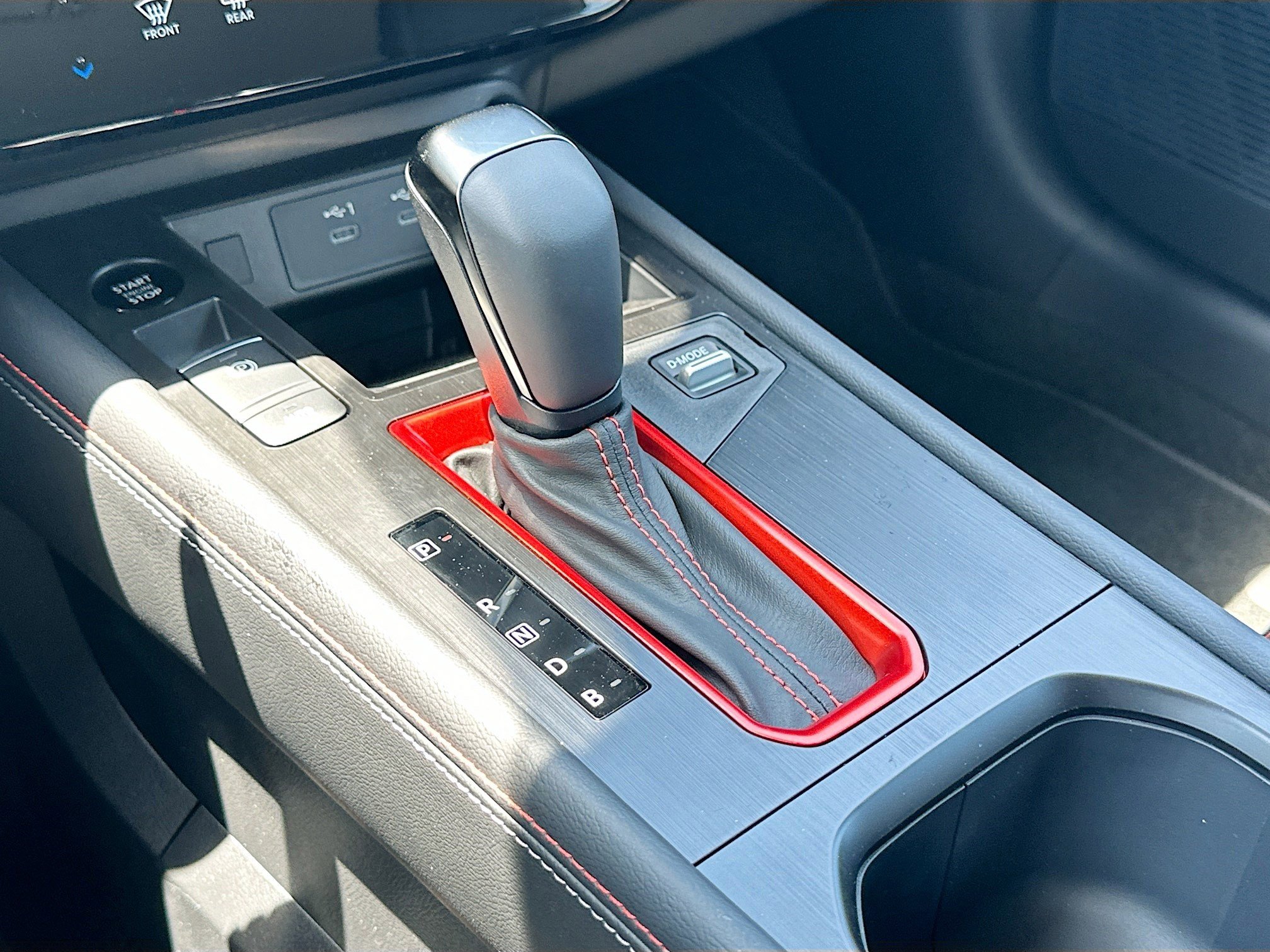 New 2025 Nissan Kicks SR FWD image 11