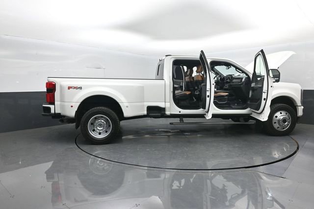 Certified 2024 Ford F450 Platinum w/ FX4 Off-Road Package AWD/4WD image 37