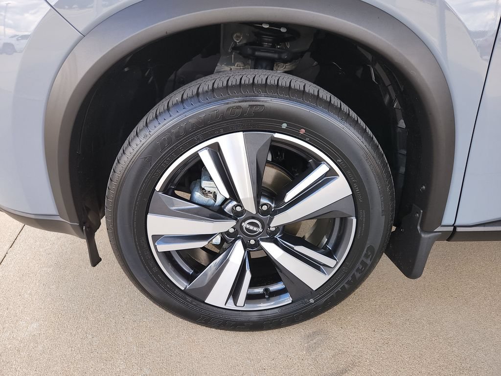 Certified 2025 Nissan Rogue SL AWD/4WD image 32
