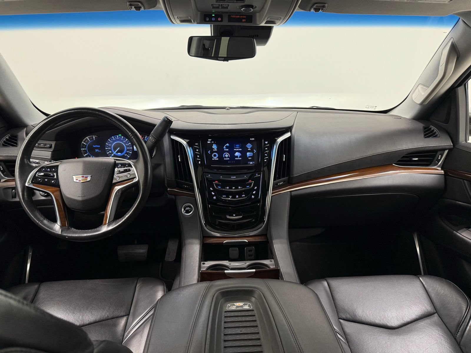 Used 2019 Cadillac Escalade ESV Luxury AWD/4WD image 29