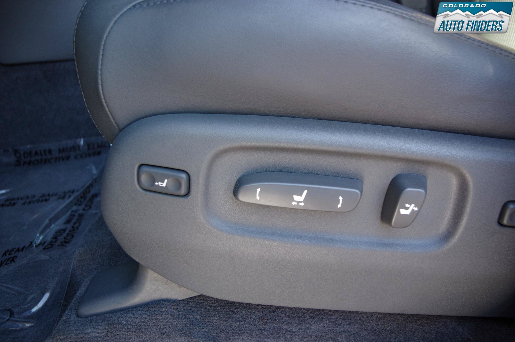 Used 2008 Lexus LX 570 4WD w/ Technology Pkg image 12
