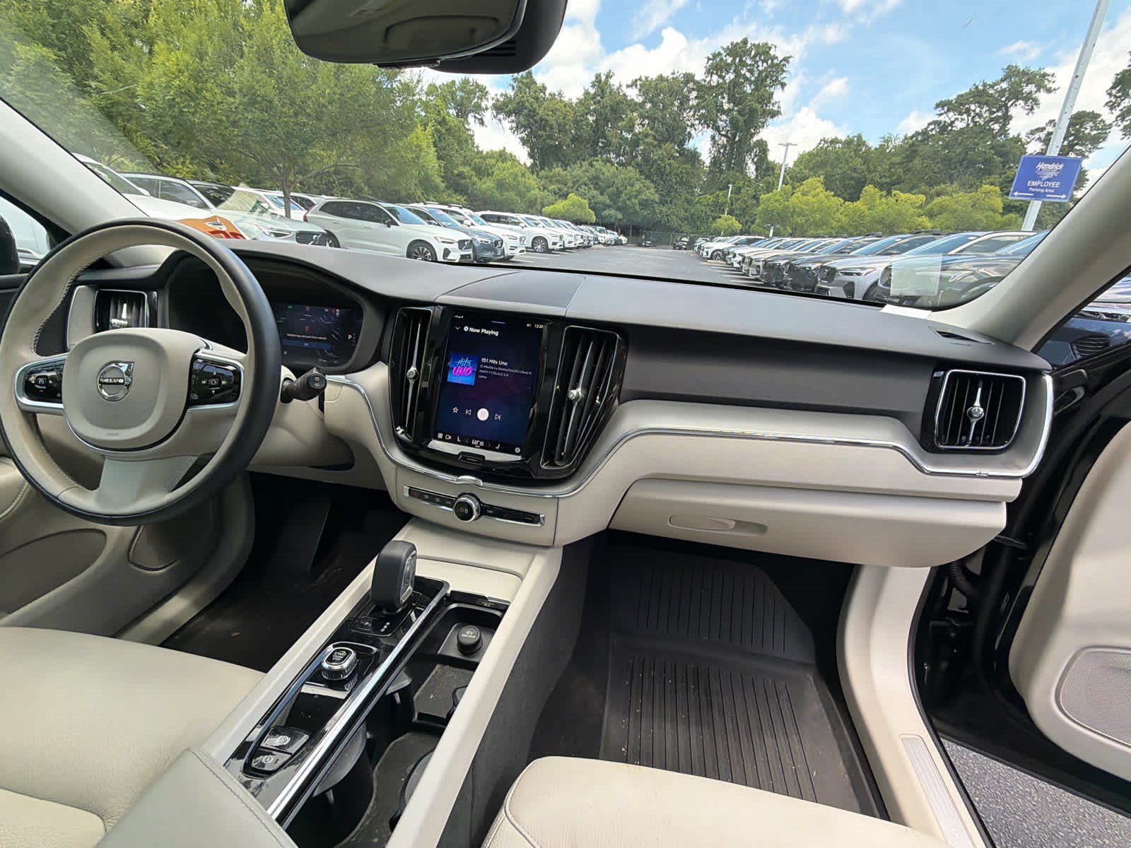 Used 2025 Volvo XC60 B5 Plus w/ Protection Package Premier AWD/4WD image 20