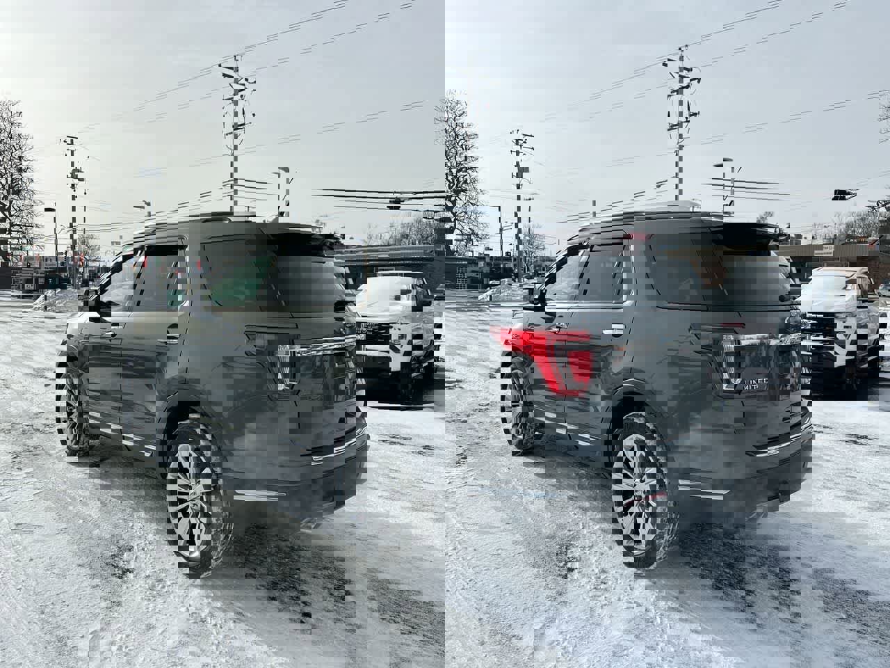 Used 2018 Ford Explorer Limited w/ Equipment Group 301A image 11