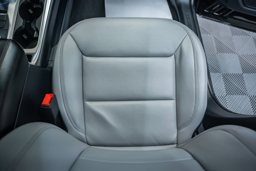 Certified 2021 Ford Explorer XLT w/ Equipment Group 202A image 32