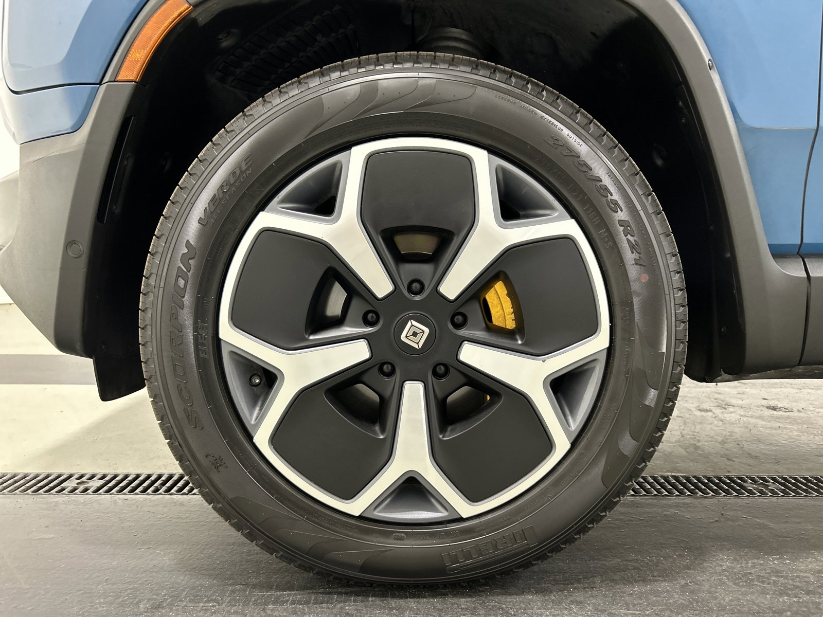 Used 2022 Rivian R1T Launch Edition AWD/4WD image 9
