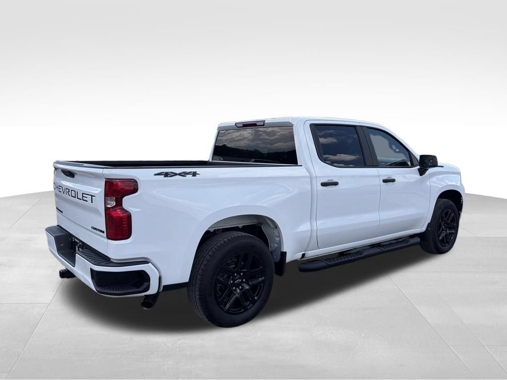 Used 2024 Chevrolet Silverado 1500 Custom w/ Dark Appearance Package AWD/4WD image 19