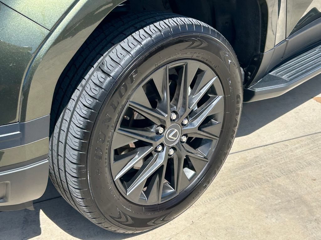 Used 2025 Lexus GX 550 w/ Accessory Package (2T) AWD/4WD image 9