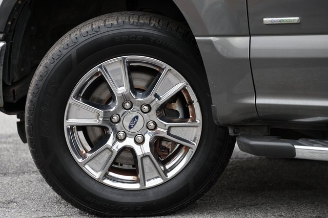 Used 2016 Ford F150 XLT w/ Equipment Group 301A Mid image 3