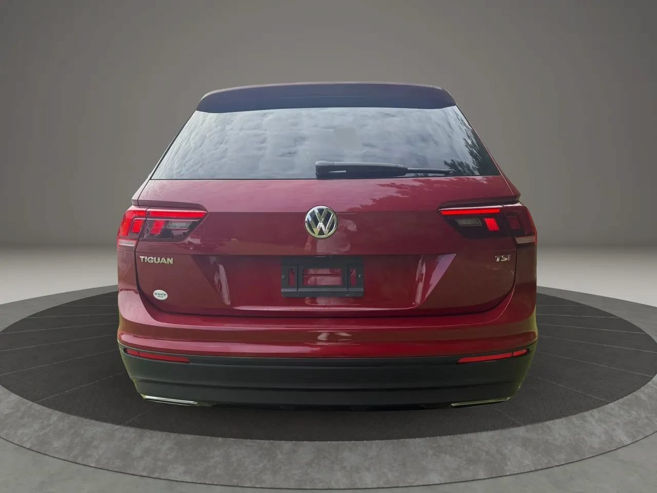 Used 2018 Volkswagen Tiguan S FWD image 4