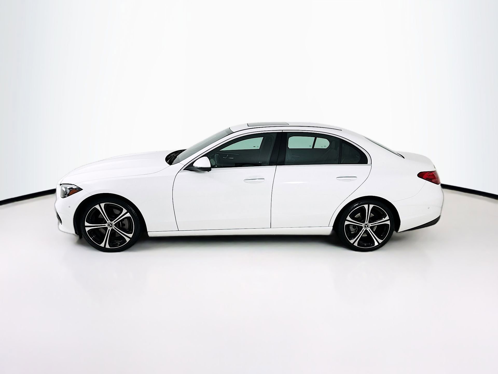 Used 2023 Mercedes-Benz C 300 Sedan image 5